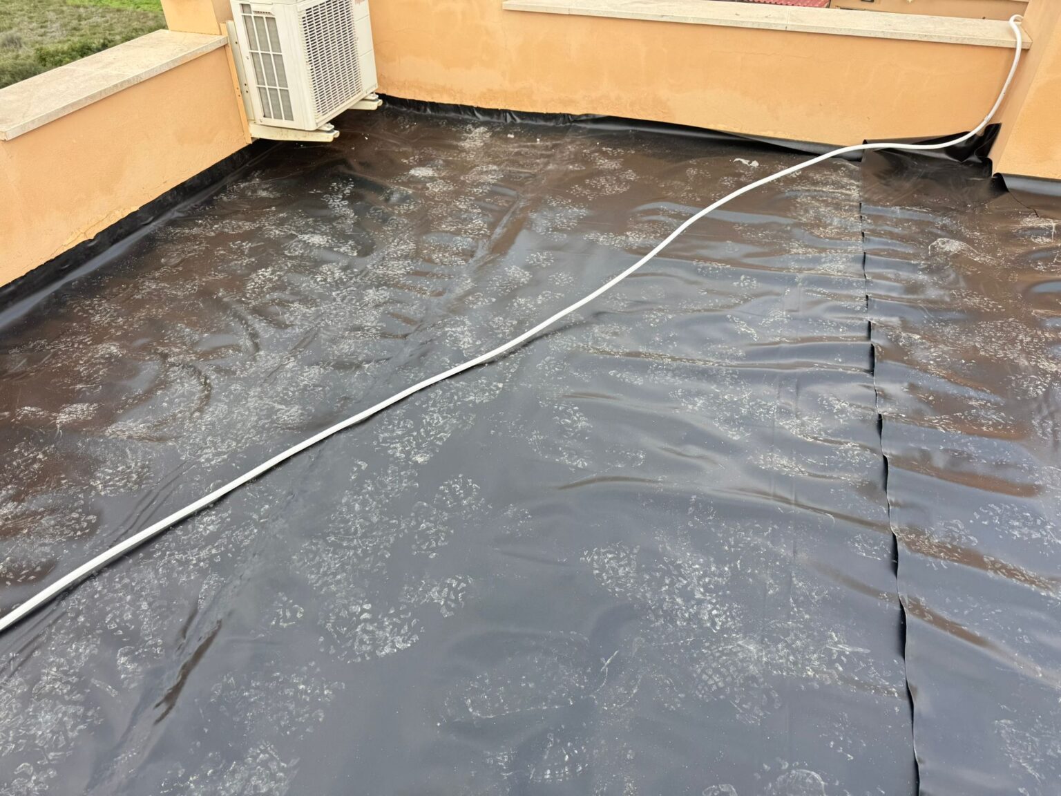 Soluciones de fontanería técnica para sistemas de almacenamiento de agua en Málaga